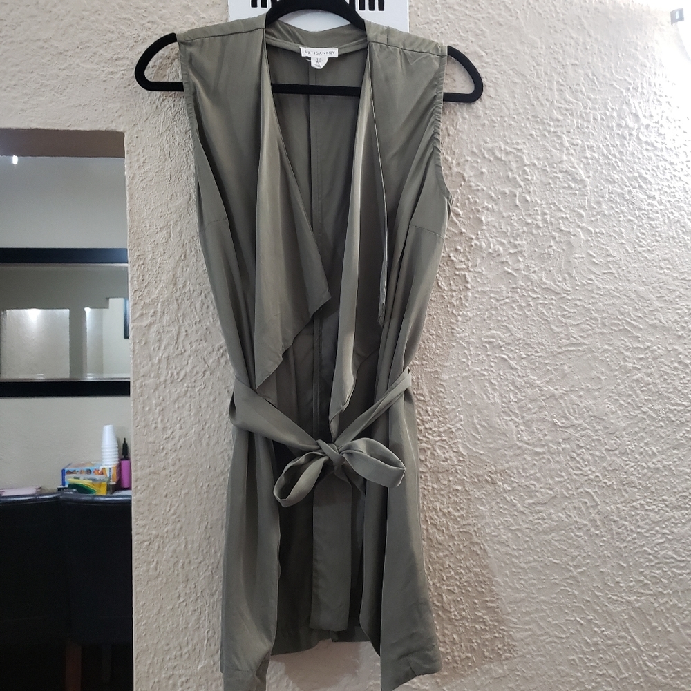 🌹green sleeveless overpiece vest